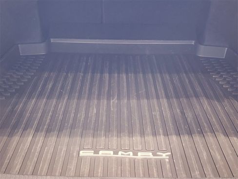 Used 2025 Toyota Camry SE image 10