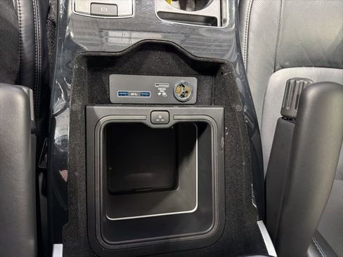 Used 2019 Land Rover Range Rover Autobiography image 32