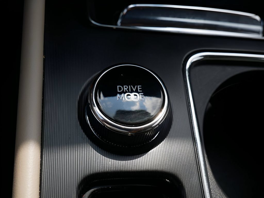 Used 2025 Lincoln Corsair Reserve FWD image 25