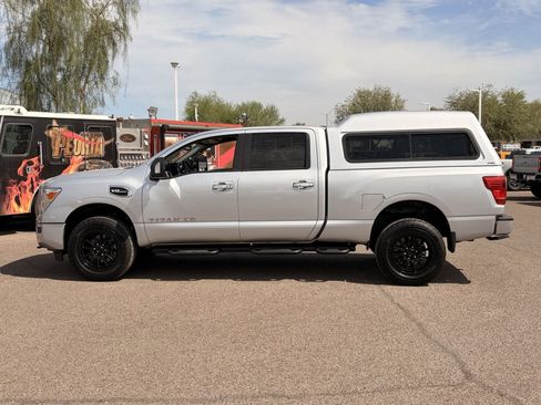 Used 2021 Nissan Titan SV w/ SV Convenience Package AWD/4WD image 2
