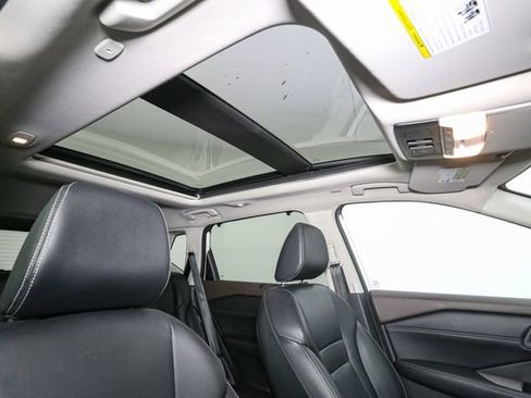 Used 2023 Nissan Rogue SL w/ SL Premium Package image 17