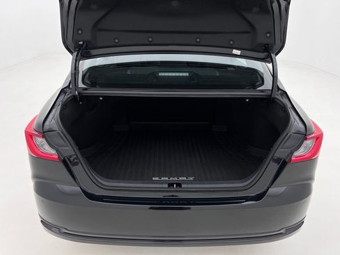 Used 2025 Toyota Camry XLE w/ Premium Plus Package image 23