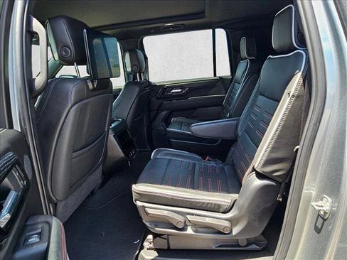 Used 2025 GMC Yukon XL AT4 Ultimate AWD/4WD image 19