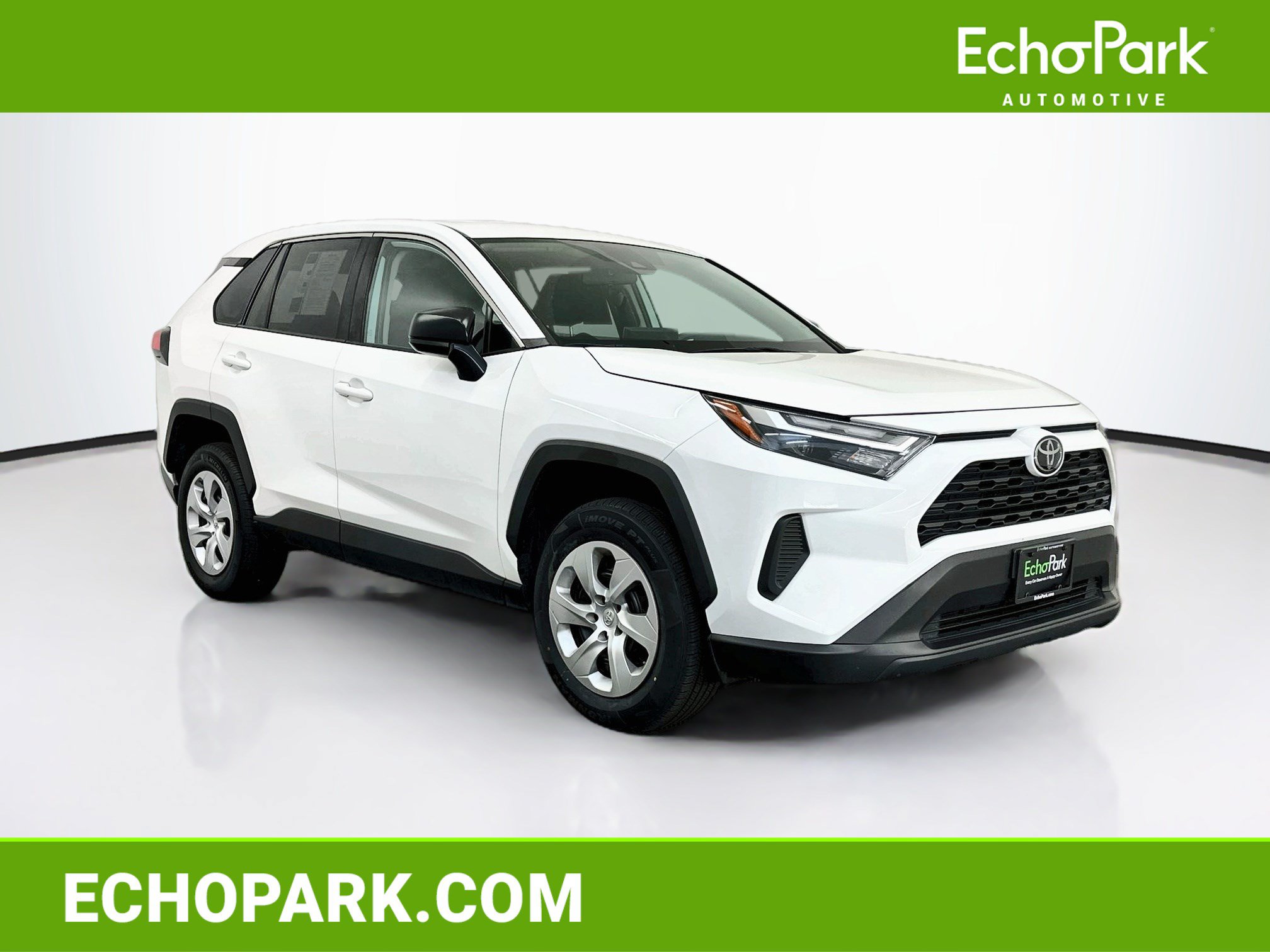 Used 2025 Toyota RAV4 LE AWD/4WD image 1