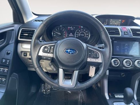 Used 2017 Subaru Forester 2.5i Premium image 12