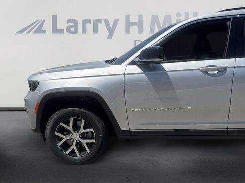 New 2025 Jeep Grand Cherokee L Limited w/ Trailer Tow Package image 10