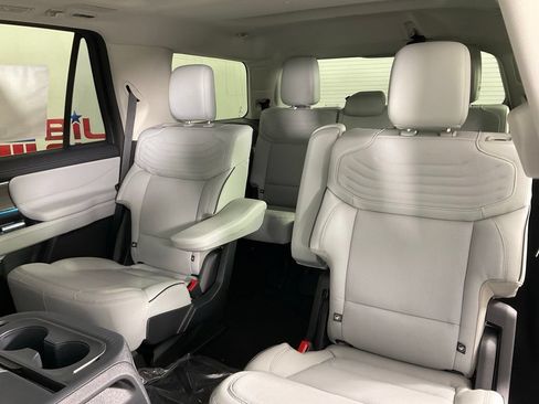 New 2027 Ford Expedition Platinum w/ Platinum Ultimate Package AWD/4WD image 16