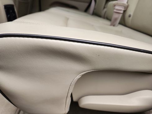 Used 2017 Jeep Grand Cherokee Overland image 26