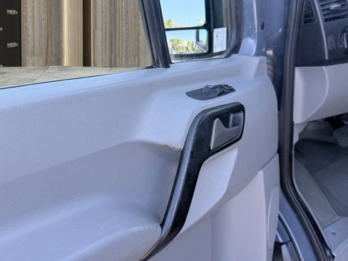 Used 2018 Mercedes-Benz Sprinter 2500 image 25