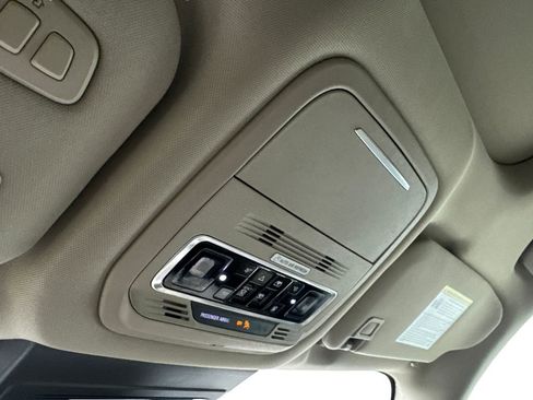 Used 2025 Lincoln Nautilus Reserve AWD/4WD image 77