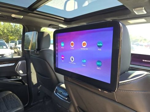 Used 2025 Cadillac Escalade Sport Platinum w/ LPO, Floor Liner Package AWD/4WD image 12