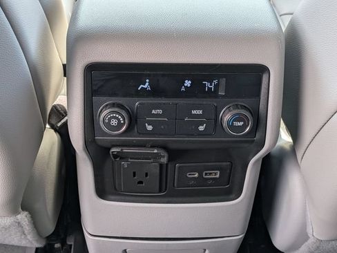Used 2021 GMC Acadia SLT w/ Premium Package AWD/4WD image 36