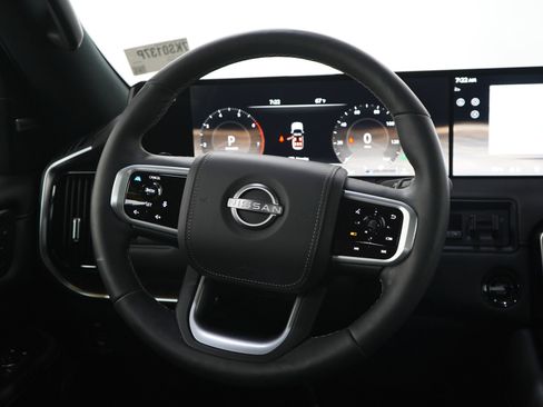 Used 2025 Nissan Armada Platinum Reserve AWD/4WD image 19