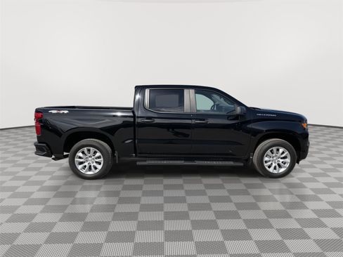 Used 2025 Chevrolet Silverado 1500 Custom image 6