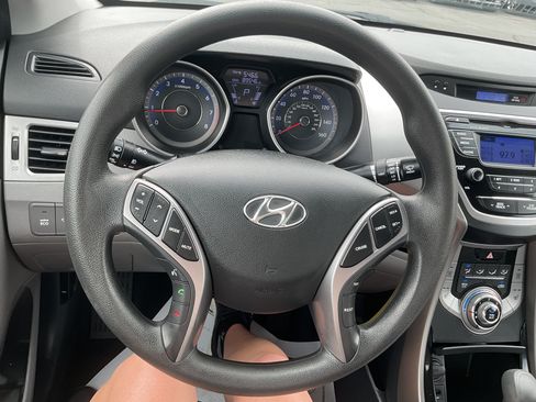 Used 2013 Hyundai Elantra GLS w/ Preferred Pkg FWD image 16