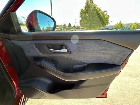Used 2023 Nissan Rogue SV AWD/4WD image 28
