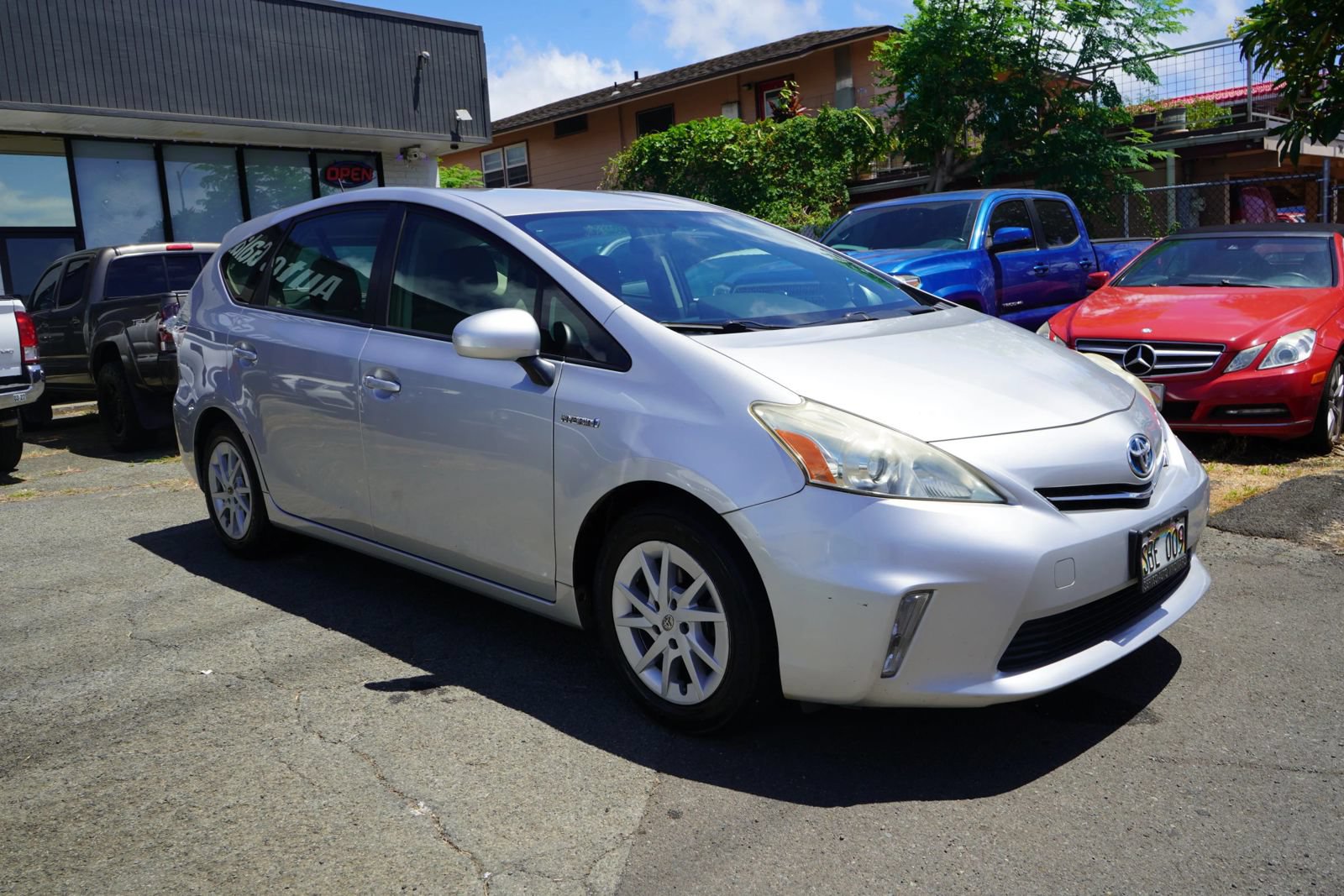 Used 2013 Toyota Prius V Five FWD image 3