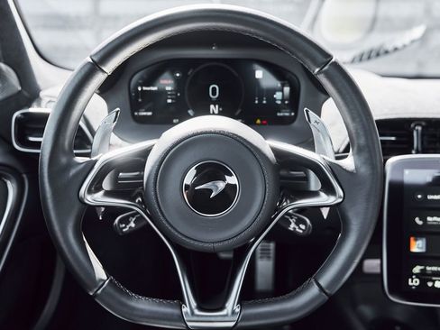Used 2024 McLaren Artura RWD image 44
