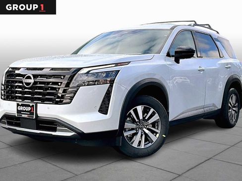 New 2026 Nissan Pathfinder SL image 1