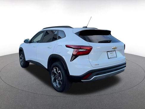 Used 2025 Chevrolet Trax LT image 11