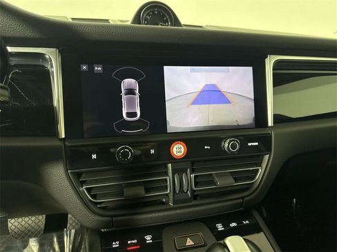 Certified 2023 Porsche Macan S image 30