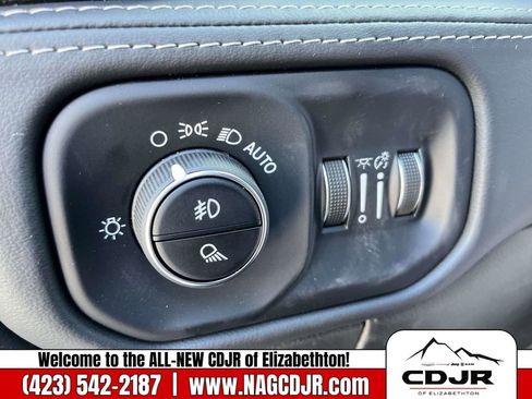 New 2024 RAM 3500 Limited image 28