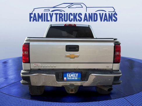 Used 2018 Chevrolet Silverado 2500 LT image 4