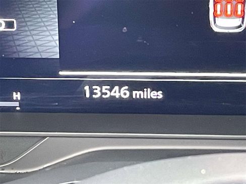 Used 2024 Nissan Pathfinder Platinum w/ Cargo Package image 24