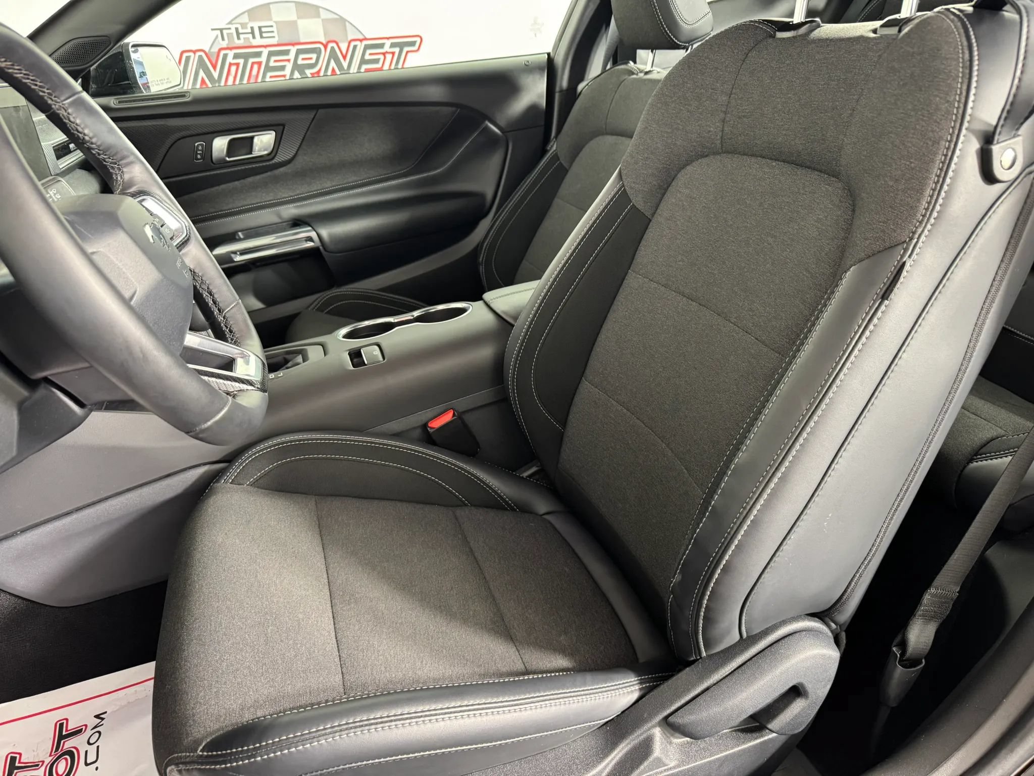 Used 2025 Ford Mustang Coupe RWD image 29