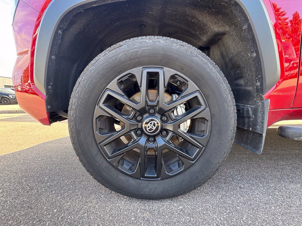 Used 2026 Toyota Tundra Limited AWD/4WD image 14
