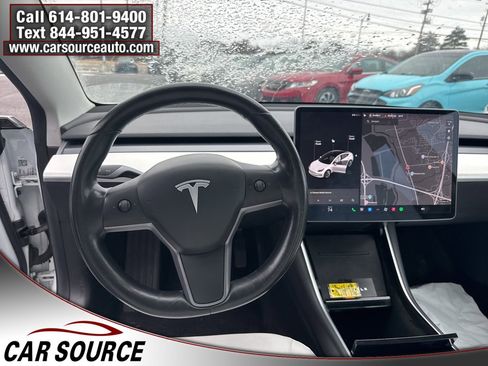 Used 2019 Tesla Model 3 Long Range image 9