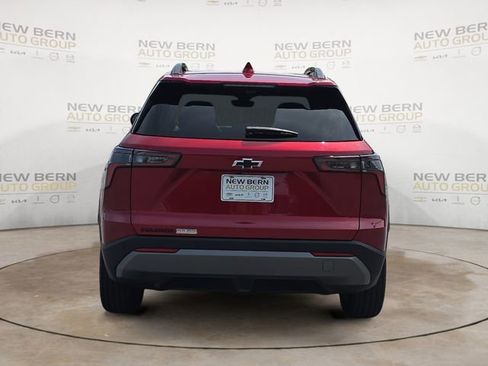 Used 2025 Chevrolet Equinox LT w/ Convenience Package II image 4