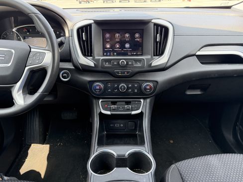 Used 2024 GMC Terrain SLE w/ Driver Convenience Package FWD image 19