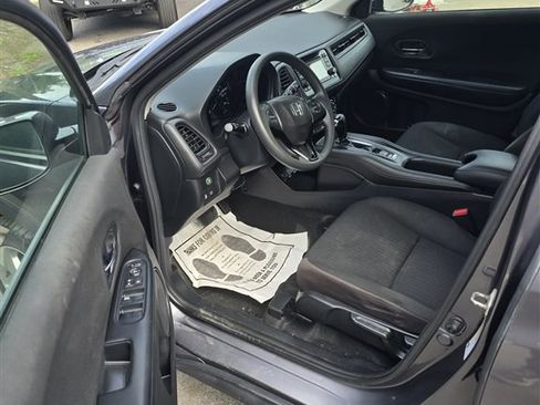 Used 2018 Honda HR-V LX image 6