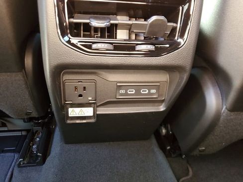 New 2026 Jeep Grand Cherokee Altitude image 10