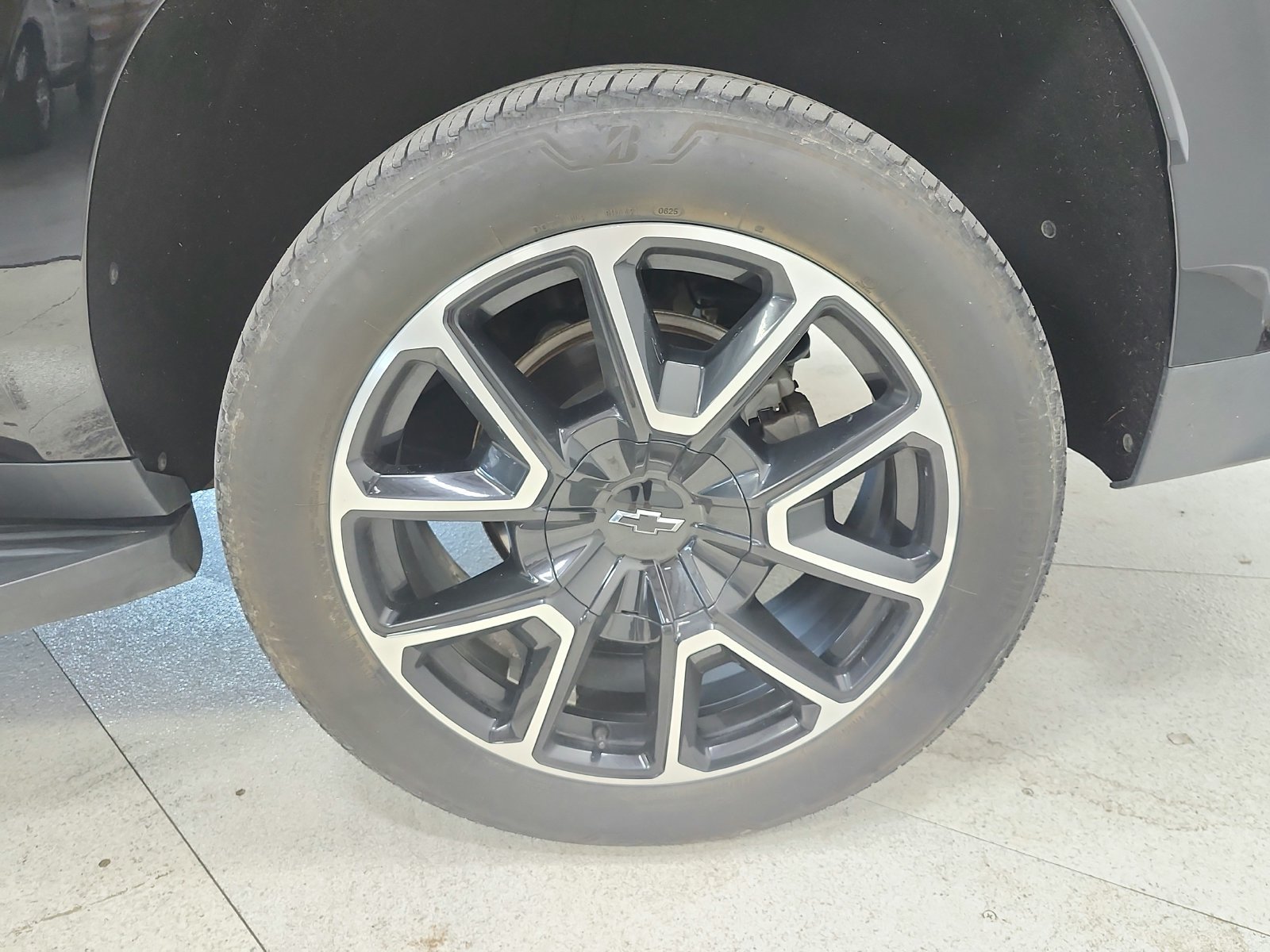 Used 2022 Chevrolet Suburban RST w/ Luxury Package RWD image 19