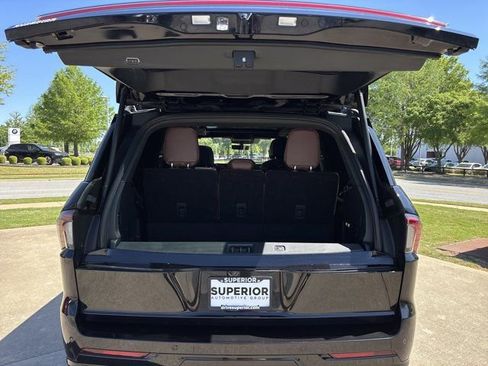 Used 2025 Lincoln Navigator Reserve AWD/4WD image 6