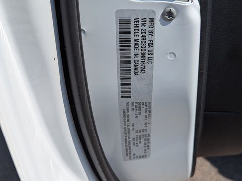 Used 2022 Chrysler Pacifica Limited w/ S Appearance Package AWD/4WD image 16