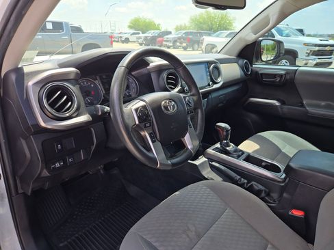 Used 2021 Toyota Tacoma SR5 RWD image 11