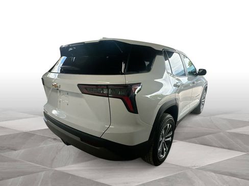 Used 2026 Chevrolet Equinox LT FWD image 8
