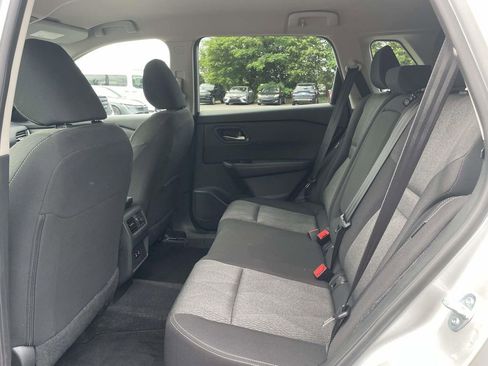 Used 2025 Nissan Rogue SV FWD image 13