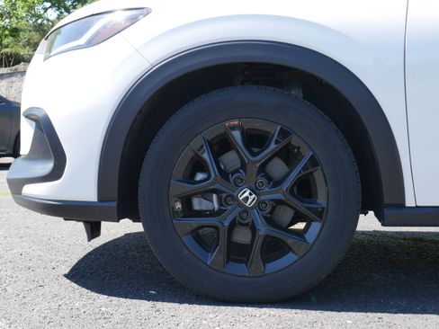 Used 2025 Honda HR-V Sport image 11