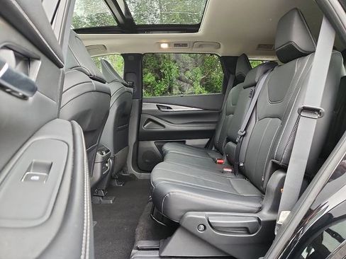Used 2023 INFINITI QX60 Luxe w/ Cargo Package AWD/4WD image 6