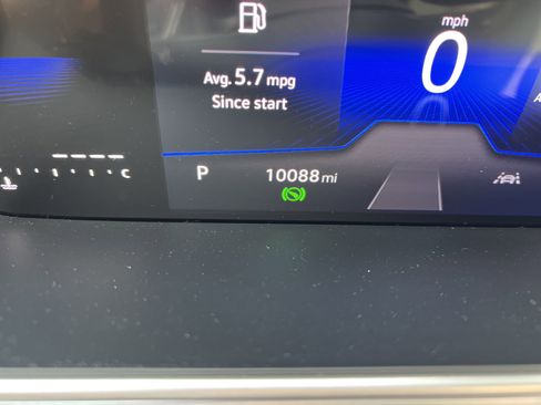 Certified 2025 Volkswagen Taos SE w/ Panoramic Sunroof Package image 21