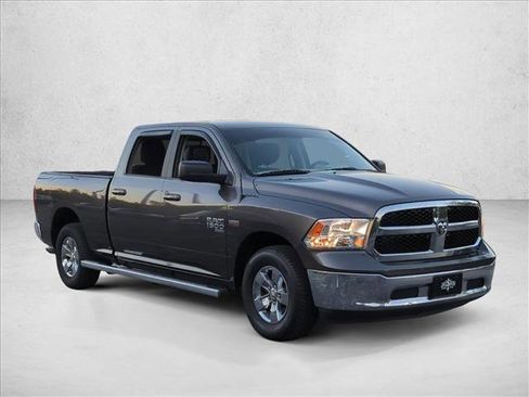Used 2020 RAM 1500 Classic SLT RWD image 3