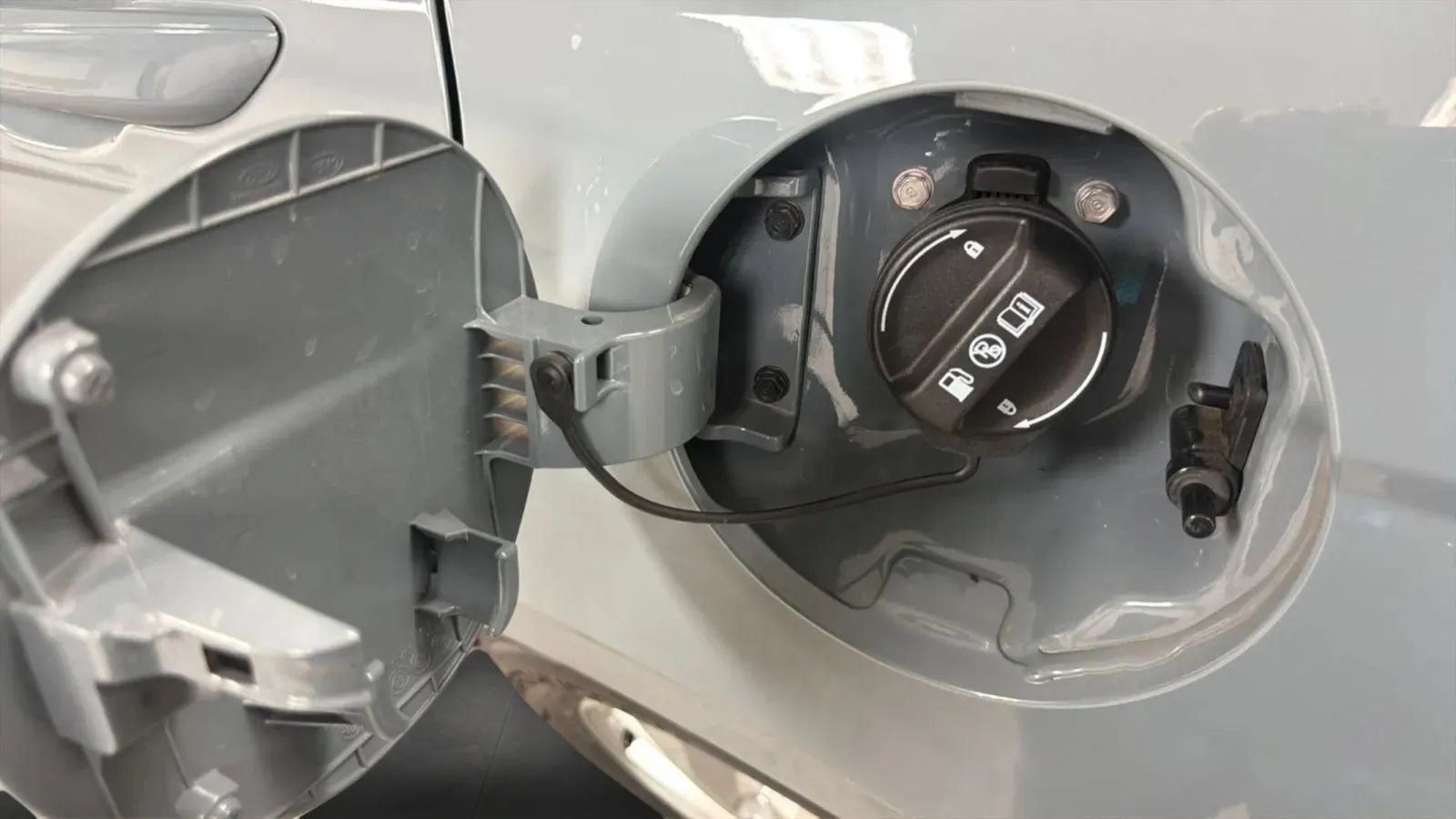 Used 2023 Hyundai Elantra SE FWD image 28