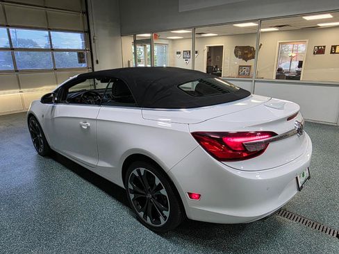 Used 2019 Buick Cascada Premium FWD image 9