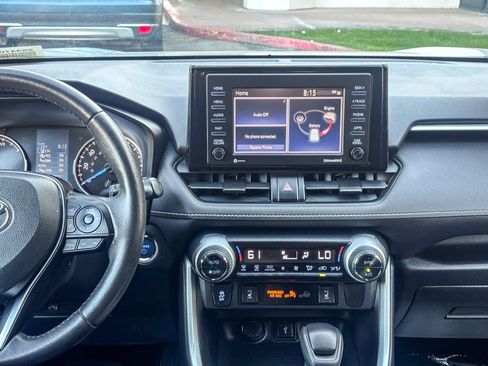 Used 2021 Toyota RAV4 XLE w/ Convenience Package image 16