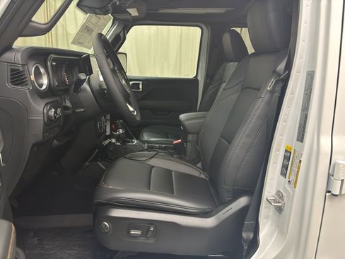 New 2025 Jeep Wrangler Sahara image 15