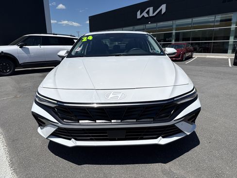 Used 2024 Hyundai Elantra Limited FWD image 9
